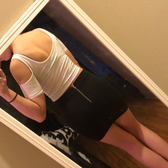 crop top - Picture 3 of 4